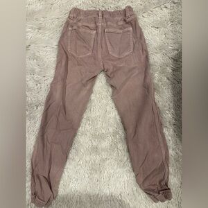American Eagle Outfitters Light Pink Textured Pants. Size 00, fit bigger.